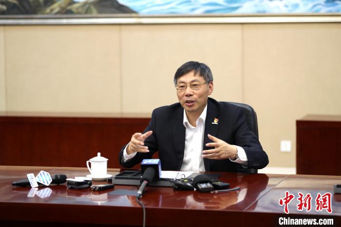 近日，全國人大代表、浪潮集團(tuán)董事長兼CEO孫丕恕接受媒體采訪。浪潮集圖供圖