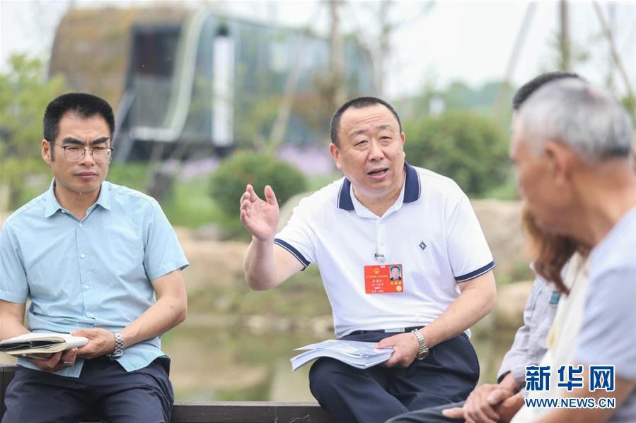 （新華全媒頭條·兩會(huì)精神看落實(shí)·圖文互動(dòng)）（2）整體謀劃、系統(tǒng)升級(jí)、全面提升——落實(shí)全國(guó)兩會(huì)精神織牢織密公共衛(wèi)生防護(hù)網(wǎng)