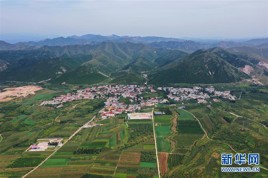 （新華全媒頭條·走向我們的小康生活·圖文互動）（13）長城腳下，小康村串成“珍珠鏈”