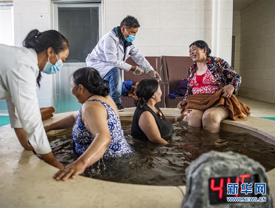 （新華全媒頭條·走向我們的小康生活·圖文互動）（10）扎西德勒，我們的新家園——西藏易地扶貧搬遷搬出幸福美好新生活