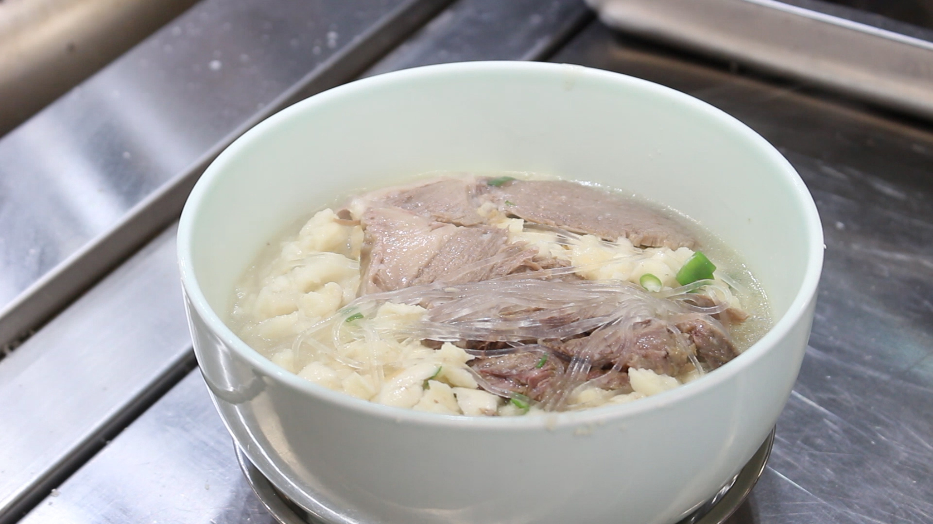 【陜菜大師和他們的拿手菜】烏平：“知足者常樂，食客愛吃我做的牛羊肉泡饃，就是我最大的滿足”_fororder_圖片8